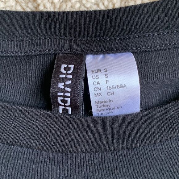 Black H&M‎ 1-800-dont-call-him Tie Front Graphic cropped T-shirt size small - Picture 3 of 3